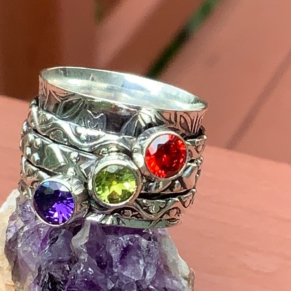 BOUTIQUE AMETHYST, PERIDOT &GARNET 925 SILVER RING - Picture 4 of 13